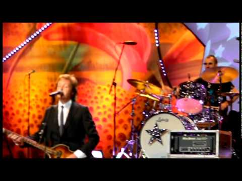 Dichosos los que estuvieron ahí: Paul McCartney tocó junto a Ringo Starr por los 70 años del baterista