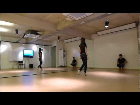 catwalk - Modeling students attempting the Elegant Catwalk at Amber Chia Academy.