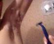 derrin, shavin his armpit