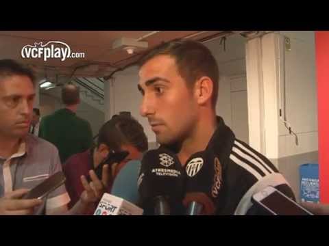 Valencia CF: Alcácer: ' Para mi es un orgullo saltar al césped y que me quieran tanto'