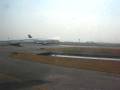 videos de Other flight about to take off ahead of us on Bangkok Aiport runway 3 - were next after this guy