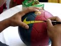 Ronaldinho Assinando. Ronaldinho Assinando.