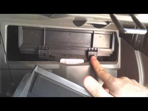 Cabin air filter replacement on a 2006 Nissan Altima