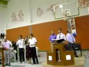 o grupo de louvor Romeno louvando a DEUS foi uma bencao1  ¶ Louvai ao SENHOR. Louvai a Deus no seu santuário; louvai-o no firmamento do seu poder. 2  Louvai-o pelos seus atos poderosos; louvai-o conforme a excelência da sua grandeza. 3  Louvai-o com o som de trombeta; louvai-o com o saltério e a harpa. 4  Louvai-o com o tamborim e a dança, louvai-o com instrumentos de cordas e com órgãos. 5  Louvai-o com os címbalos sonoros; louvai-o com címbalos altissonantes. 6  Tudo quanto tem fôlego louve ao SENHOR. Louvai ao SENHOR.