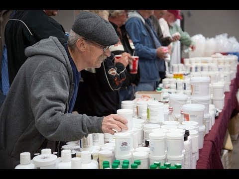 mophojo - Pigeon fanciers and suppliers talk about the importance of health and nutrition for show and racing pigeons at the National Young Bird Show in Louisville, Ky...
