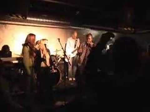 Luther Martin Kintu liveclip "Babe"