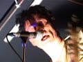 renseignements & contacts : http://www.myspace.com/unjourpeutetre
l'enfance rouge en concert � mains d'oeuvres, � saint ouen.