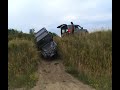 Land Rover Discovery 3 / LR3 rescues Defender Land Rover Discovery 3 / LR3 rescues Defender