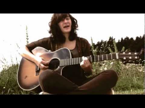 Weg - Ein Videochen von unterwegs für euch. Toller Typ, toller Song! Genau meins! :) Und heyyy das Ende der Aufnahme ist ja mal phänomenal!! :D Eva auf Facebook: w...