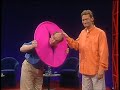 (REUPLOAD) Greg Proops, Karen Maruyama, Colin Mochrie, Ryan Stiles Sports Commentators - Greg and Karen commentate on Ryan and Colin, rival hot dog salesmen. Props - Ryan and Colin vs. Greg and Karen Home Shopping - Ryan and Colin try to sell an umbrella handle, somebody else's photos, and onion gravy.