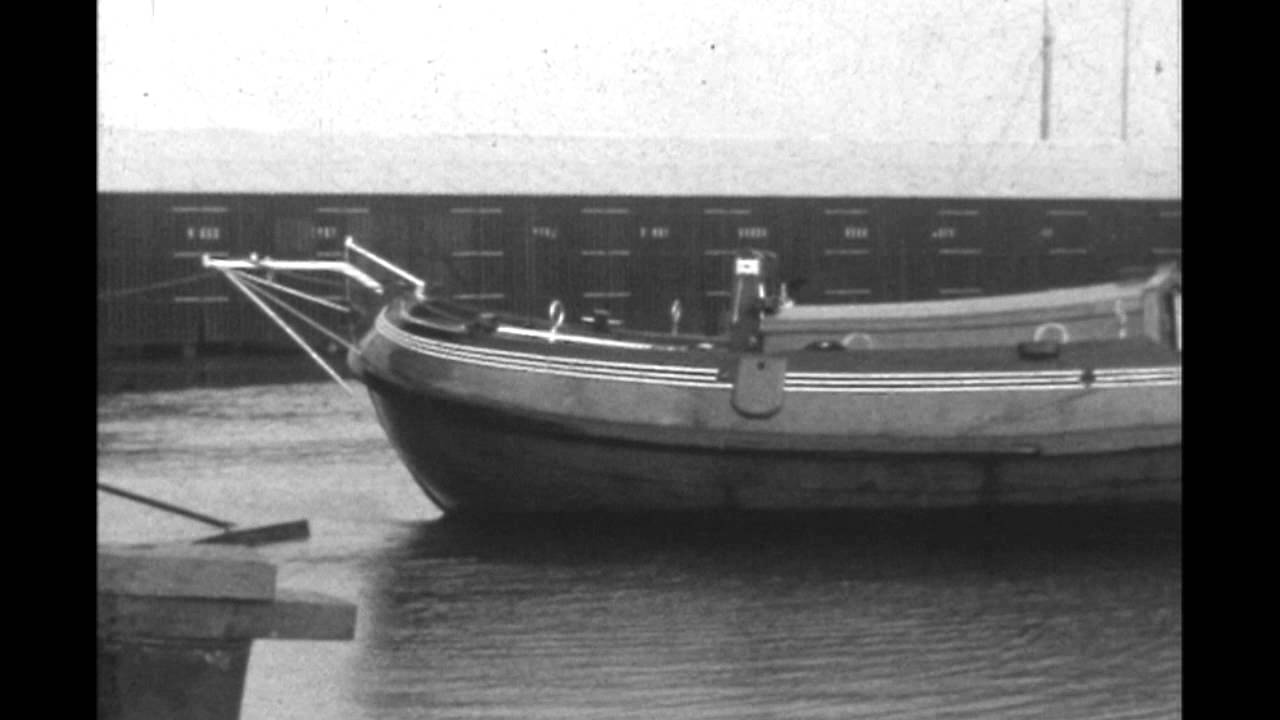 Uit de nalatenschap van Jan Wiersma: De tewaterlating van de Boeier 'Minke Lokke'