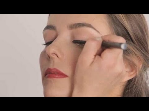 how to remove eyeliner from a carpet