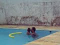 Jean na aula de nata��o