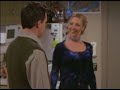 Friends - Pheobe And Monica Dancing