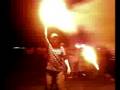 Tolga beim Feuerwerkskörper anzünden in Offenbach Marktplatz