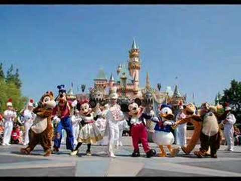 ディズニーランドは休日魔法クリスマスの花火大会を信じます。