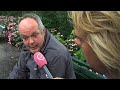 Rutger schuift gezellig aan bij Neef Rik