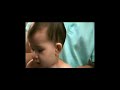 Los primeros cuidados del bebe 1 ## entra: www.salusmadrid.com Mas allá de todos los cuidados físicos, también es muy importante el contacto físico que tengas con él. Tu calor y el sonido de tu corazón, lo reconfortarán y se sentirá protegido y seguro, de la misma manera que cuando estaba en el vientre materno. Es importante que estés tranquila, tus cuidados y atención le transmitirán amor, confianza y seguridad. Y si tu estás tranquila y feliz, lo más probable es que él también. Es importante todo lo que le transmitas, favorecerá en su desarrollo y personalidad. Háblale, cántale, mímalo, pero tampoco lo protejas en demasía, lo puedes angustiar. Lo saludable para su desarrollo psicológico y emocional es mantener un lógico equilibrio entre tus ausencias y presencias. El bebé debe aprender a tener confianza que si te ausentas, volverás. Se sentirá tranquilo y confiado, y de esta manera estará preparado para independizarse y explorar el mundo sin temores. Salus Madrid todo sobre el cuidado infantil