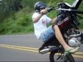 Broca empinando XTZ em Joaçaba....