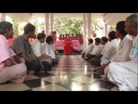 Lingayat community Karnataka - Dr. Darrol Bryant regularly travels to India with groups of students. He takes them into the sacred heart of the land where most of the world's major religio...