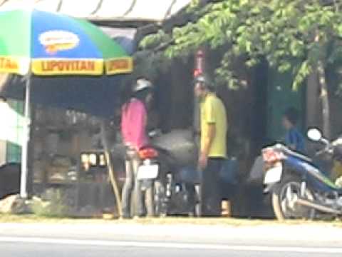 Clip đánh người yêu, đánh đập bạn gái giữa đường