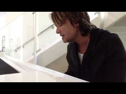 Keith Urban pays tribute to George Jones