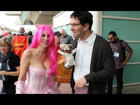 MediocreFilms - Yeshmin ruins Comic-Con for everyone. SUBSCRIBE FOR MORE! http://bit.ly/SubMF Girls of Comic-Con 2013 http://youtu.be/ZEE8IOxVWI8 Girls of Comic-Con 2013 (Pa...