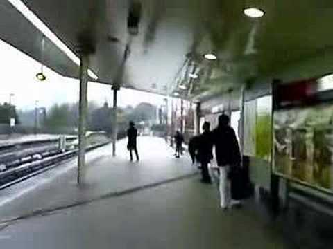 東京メトロ丸の内線四ツ谷駅