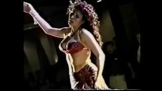 EGYPTIAN BELLYDANCER DINA 'HOB EIH' MUSIC FROM OUM KALSOUM