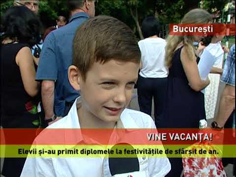 Elevii și-au primit diplomele la festivităţile de sfârșit de an