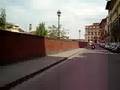 In scooter a Firenze Guarda video