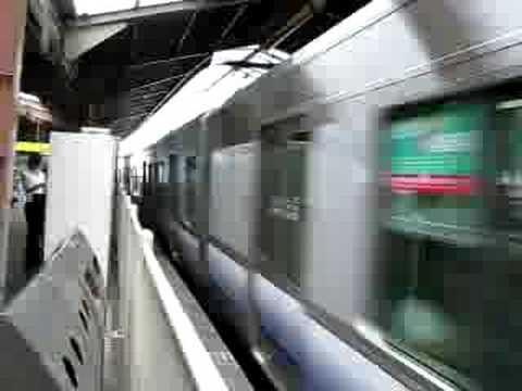 「関空快速・紀州路快速」　大阪駅到着