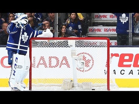 Jonathan Bernier's mistimed mistake