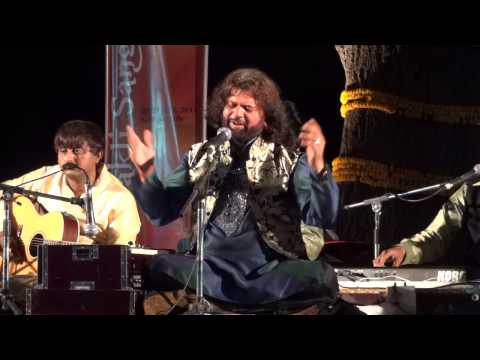 Hans Raj Hans Live Mausam Jab Jab chaha at nehru park 2012