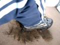 videos de Muddy Saucony Trainers on the carpet #2