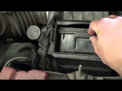 DIY Nissan Versa Engine Air Filter Service