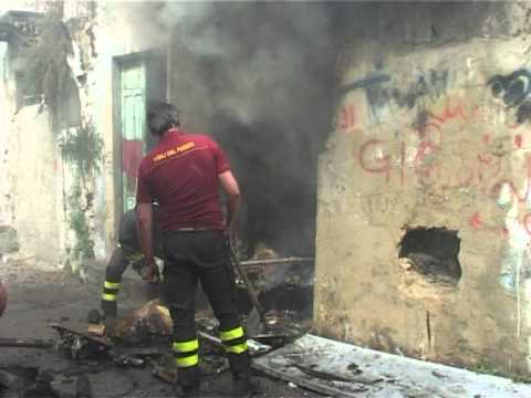 Favara. Incendio distrugge casa in Via Fonte Canali