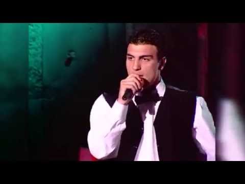 Paraqitja e parë publike e Ledri Vulës (Video) Paraqitja e parë publike e Ledri Vulës (Video)