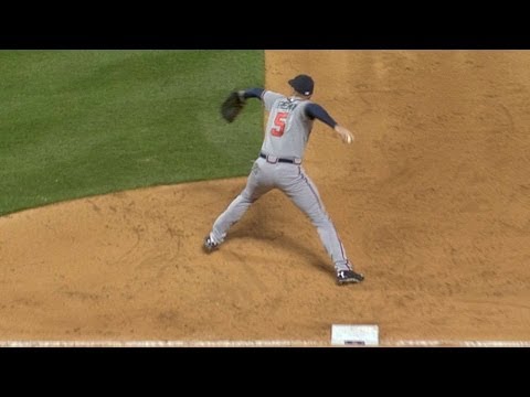 Video: Freeman's heads-up play ends the inning