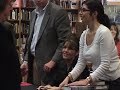 Sarah Palin visits Henrietta, NY (near Rochester) for Going Rouge Book Tour - [Raw]