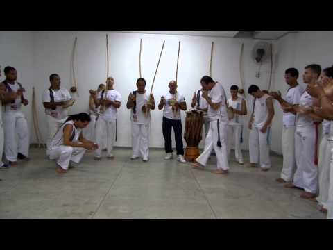 Roda com Mestre Cabeça e professores Grupo Candeias de Capoeira
