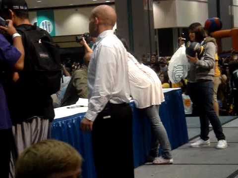 Lakers Fan Jam. Lamar Odom coming out of curtain!