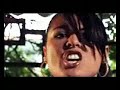 france hip hop
titel: trop despee 
album: ma p'tite histoire 
jahr: 2006 

text:
c'est l'retour de l asiat' tu saisis ap'
tu m'verras pas � l arri�re de ta cadillac
si tu m'accostes toi, tu finiras dans l'coffre
h� mec �teinds ton poste si t es cardiaque
j'fonce pendant qu'tu fais d'l'autostop
une grande dame qui matte le rap au microscope
et comme d'hab, c'est moi qui tient l'volant
insolente, �tonnante c'est violent come back
mythonne pas, j'te sens vex�
le constat c'est tout c'sang vers�
tu l'sais, pour l'heure, j'viens empi�ter les crooners
�a groove ma soeur, j'fais p�ter les boomers
j'me suis p't�te pas engraisser la premi�re
mais j'prendrais l'argent du beurre quand tu baiseras la cr�mi�re
immatricule pa, issue du 95
les meufs trinquent quand la reine p�ra

refrain
c'est la princess qui revient
t'es venu pour me teste mais j'crois pas que t'encaisses
du 95 au 20-1
dans ton poste, ta t�ce, le son dans ta caisse
c'est la princess qui revient
t es venu pour me teste mais j'crois pas que t'encaisses
avec moi y a pas moyen
j'suis pas d'celles qu'on dresse tiens ta chienne en laisse

mets les warnings si tu m'vois dans ton retro
y aura pas d'zoum zoum zeng dans ton merco
mon coco c'est la zik pas la cc
d'mande � ko qui speed sur mpc pas d'ex equo
dans la course j y vais plein pot
j'm'arrache avec la bourse, esquive la douane et les imp�ts
manque de pot, j'suis qu'une erreur de casting
j'ai qu un style celui qui va au casse pipe
dis moi c'est quoi les bails, les caves braillent
ils veulent grailler grave quite a faire des drive by
et les kailles bavent � la moindre rate qui passe
trop vite en rade, on s'demande qui est la p'tite tass'
n'essaie meme pas d'te mettre ? ma place 
avant qu on r'trouve ta vieille carcasse � la casse
immatricule pa, issue du 95
les reufs trinquent quand la reine p�ra

refrain

trop d'style, cherche pas moi j'suis trop despee
c'est l'd�but et d�j� tu transpires
tu peux pas suivre, respire,
j'suis trop despee
j'ai trop d'styles, cherche pas moi j'suis trop despee
c'est l'd�but et d�j� tu transpires
tu peux pas suivre arr�te respire
j'suis trop despee