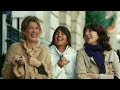 isa, alice, l�a et nina sont toutes les quatre ins�parables. li�es par leur amiti� autant que par leurs familles s�farades, leur vie est rythm�e par les al�as du salon de beaut� d'isa, les r�gimes � r�p�tition et les f�tes familiales et religieuses. c�libataires ou mari�es, elles conjuguent avec habilet� enfants � �lever, histoires d'amour compliqu�es et nounou sans papier � pacser ! toujours belles, toujours dr�les, toujours unies, elles essaient avant tout de rester elles-m�mes. une com�die romantique sign�e lisa azuelos.