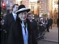 ?Twilight Cast Outside of Paris Hotel?