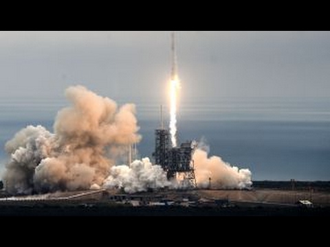 SpaceX to fly two people around the moon next year_Best telescope videos of the week