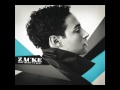 www.zackemusik.se LYRICS snälla pojkar får inte kyssa fina flickor/ det har man hört så jag växte upp och blev en riktig fitta/ vad säger du?/ få ner mig på jorden igen/ för jag kan inte bara gå runt och tro att jag är bäst/ det säger jantelagen, och det är normalt för gemene man/ är det lindrigt eller gravt det är nåt fel på han/ inget botemedel, sluta stirra, inombords är felet/ lyckas alltid sätta min fot i klaveret/ chicki chicks dom ser när jag rullar upp/ ingen kondom rockar aldrig något gummiknull/ under mitt glas har jag aldrig nåt underlägg/ samma princip, så jag tar av mig min gummikeps/ BS vad är det me låten?/ tänker efter ibland, och du vet att jag gråter/ för Sverige det är skamligt/ 10 budorden.. nånting... nånting gav Feven en grammis/ en bitter norrlänning, finns alltid nåt att klaga på/ om så rapscenen, eller elpriset, det klart jag e på/ för så är jag visst/ en riktigt renodlad pessimist/ min styrka har jag fått från morsan som aldrig någonsin backar/ att jag nästan aldrig är där måste jag fått från farsan/ aldrig nåt nytt idag/ så jag sitter kvar i ett 90-ta/ hmm/ först till kvarn får mala, jag har sett dom varna barnen/ för han som blev för bra och fucking galen av det/ vilken tid somnade ni runt/ visst kommer du lägga dig ner men kommer du nångosin någonsin komma dig upp/ om jag var en rik pojk na na na na na na/ det vore skitsoft/ skumpa, villa, vip, bil, båt men( utan någon silversked blev man bara en b-boy/ skit i det, kommer aldrig vara en mun på <b>...</b>