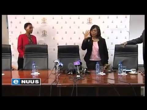 Kritiek teen Motsoeneng se aanstelling / Motsoeneng’s appointment criticized Kritiek teen Motsoeneng se aanstelling / Motsoeneng’s appointment criticized