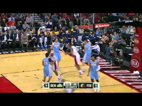 Nicolas Batum to LaMarcus Aldridge fast break dunk