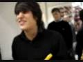 videos de Un vendeur chantant du High School Musical.wmv